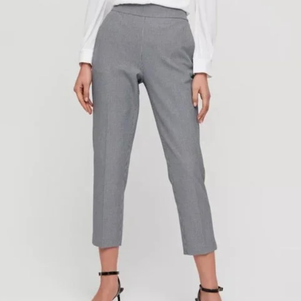 Aritzia Babaton Size 00, Color Black/Navy Blue Houndstooth Cropped Chadwick Pant